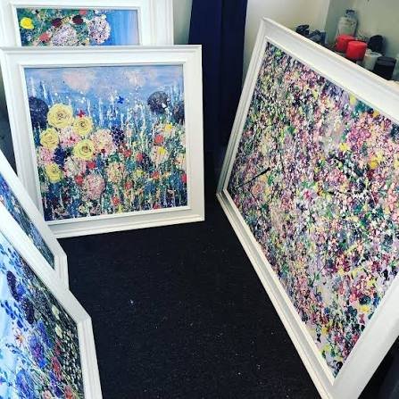 Custom plexiglass framing services in Al Quoz Dubai for artwork, posters, photography and commercial displays by Infinity Art & Frames